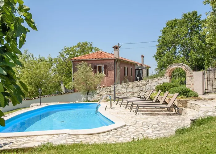 Stefani Villa *