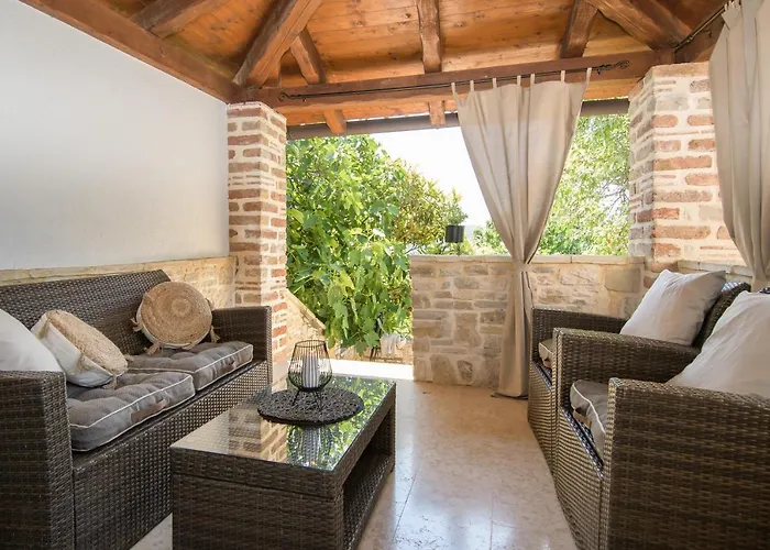 Stefani Villa *