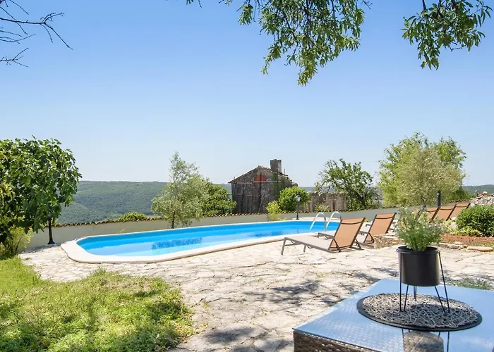 Stefani Villa
