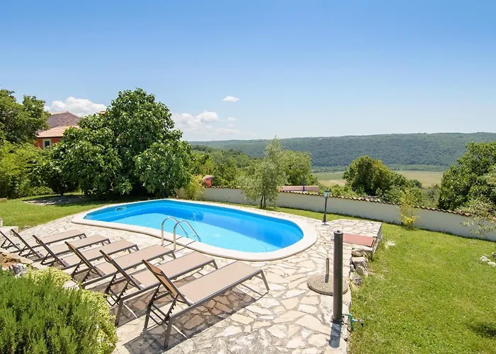 Stefani Villa